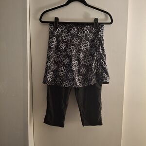 She Show Women's Black and White Floral Women's Skirt With Leggings